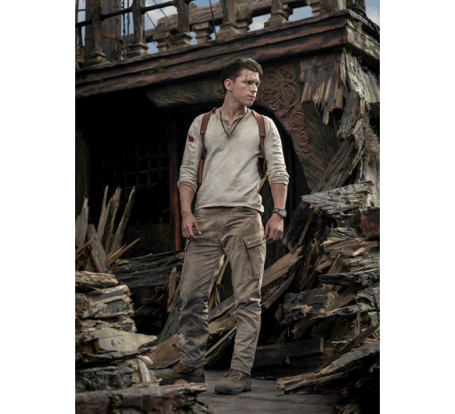 Cargo Pants of Nathan Drake (Tom Holland) in Uncharted