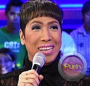 Vice Ganda denies he has money issues with Ogie Diaz
