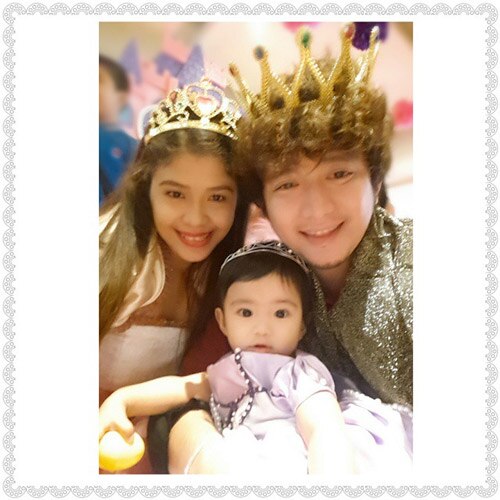 WATCH: Baby Mela, ginagaya mag-make-up si Mama Melai niya