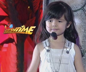 Mini Selena Gomez ginulat ang madlang people sa galing niya mag-rap