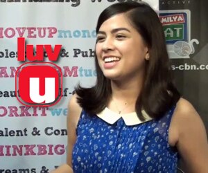 Alexa Ilacad lip syncs Nicki Minaj's "Anaconda"