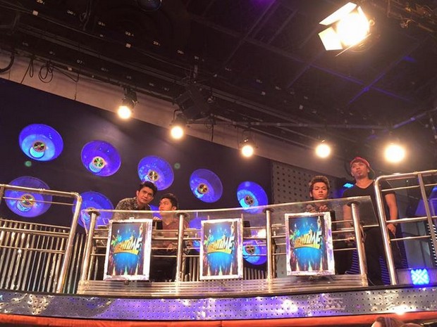 4 Its Showtime Pastillas Girl Topher Jess and Evan.jpg