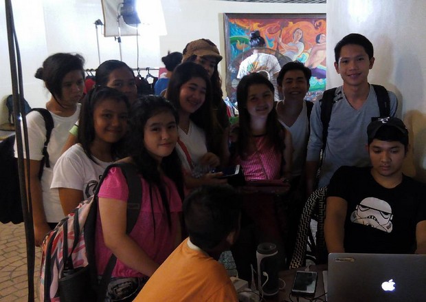5-PSY-fanatics-nabisita-ang-KathNiel-sa-set-ng-Pangako-SaYo.jpg