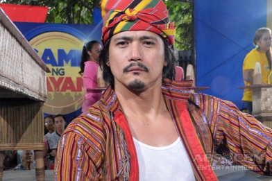 PHOTOS: Idol ng Bayan Robin Padilla is the new game show master of ABS-CBN