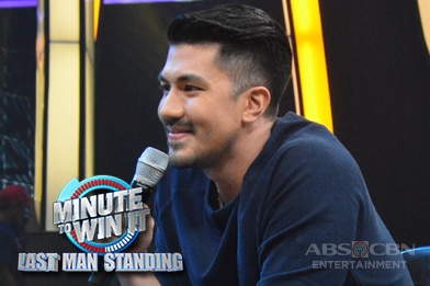 LOOK: Host Luis Manzano with Kapamilya press and bloggers playing Minute to Win It