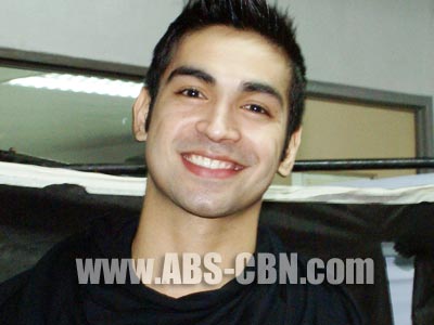 Carlos Agassi is proud to be a kontrabida on Agua Bendita
