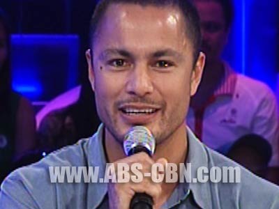 Derek Ramsay says he is still very much in love with Angelica Panganiban