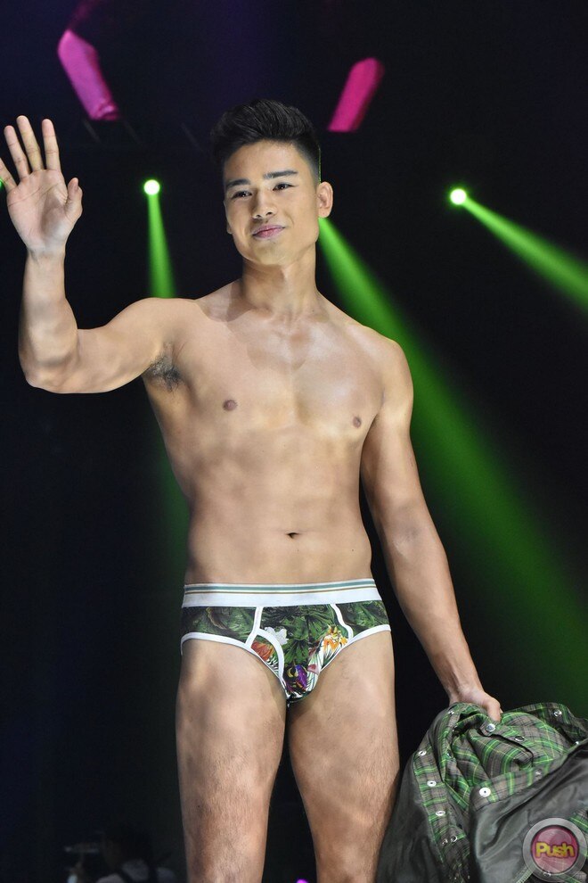 Who Is The Sexiest Celebrity At The Bench Under The Stars Fashion