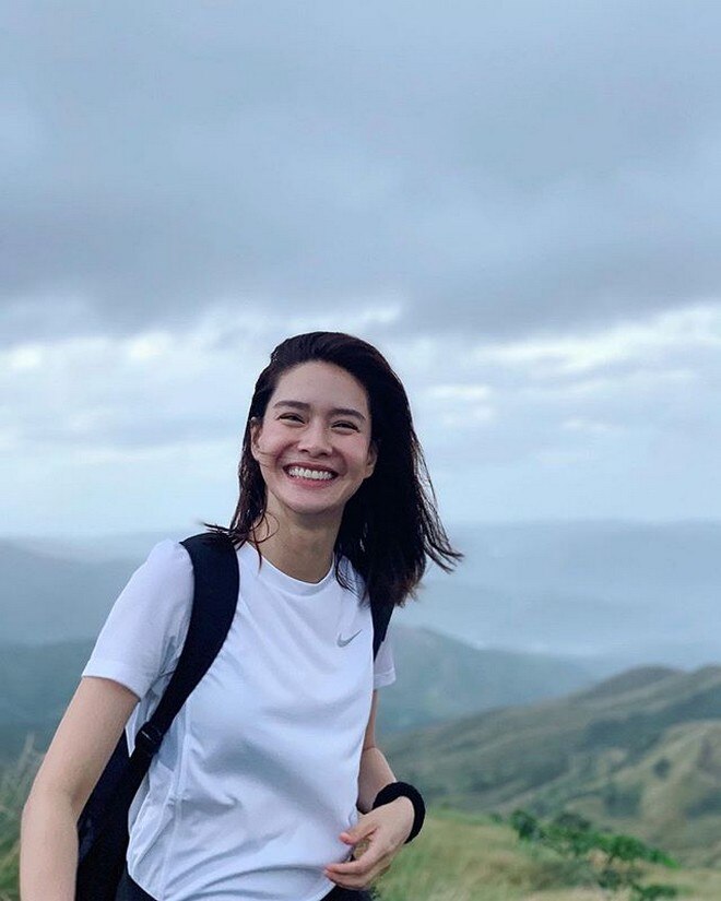 Erich Gonzales and Janella Salvador climb Mt. Balagbag in ...