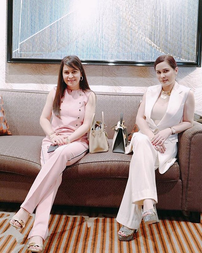These photos of twins Jinkee Pacquiao and Jamora will make you
