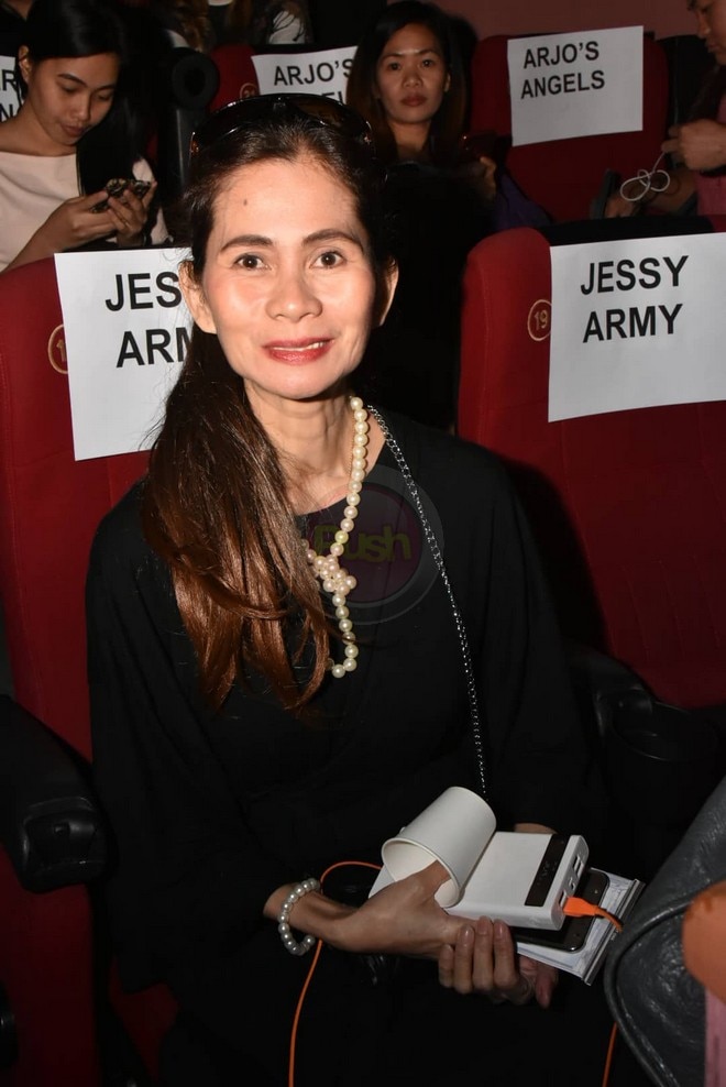 Celebrity friends and family show support for Jessy Mendiola, Arjo