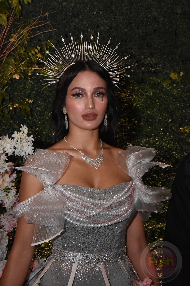 Mga artista, pabonggahan ang costumes sa Opulence Let Them Eat Cake